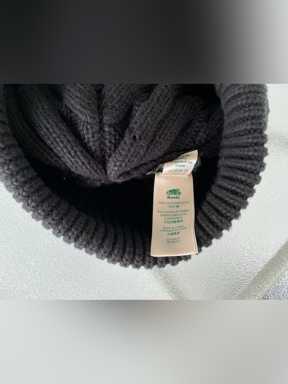 Like new Roots Black Cable Knit Toque hat - Picture 4 of 4